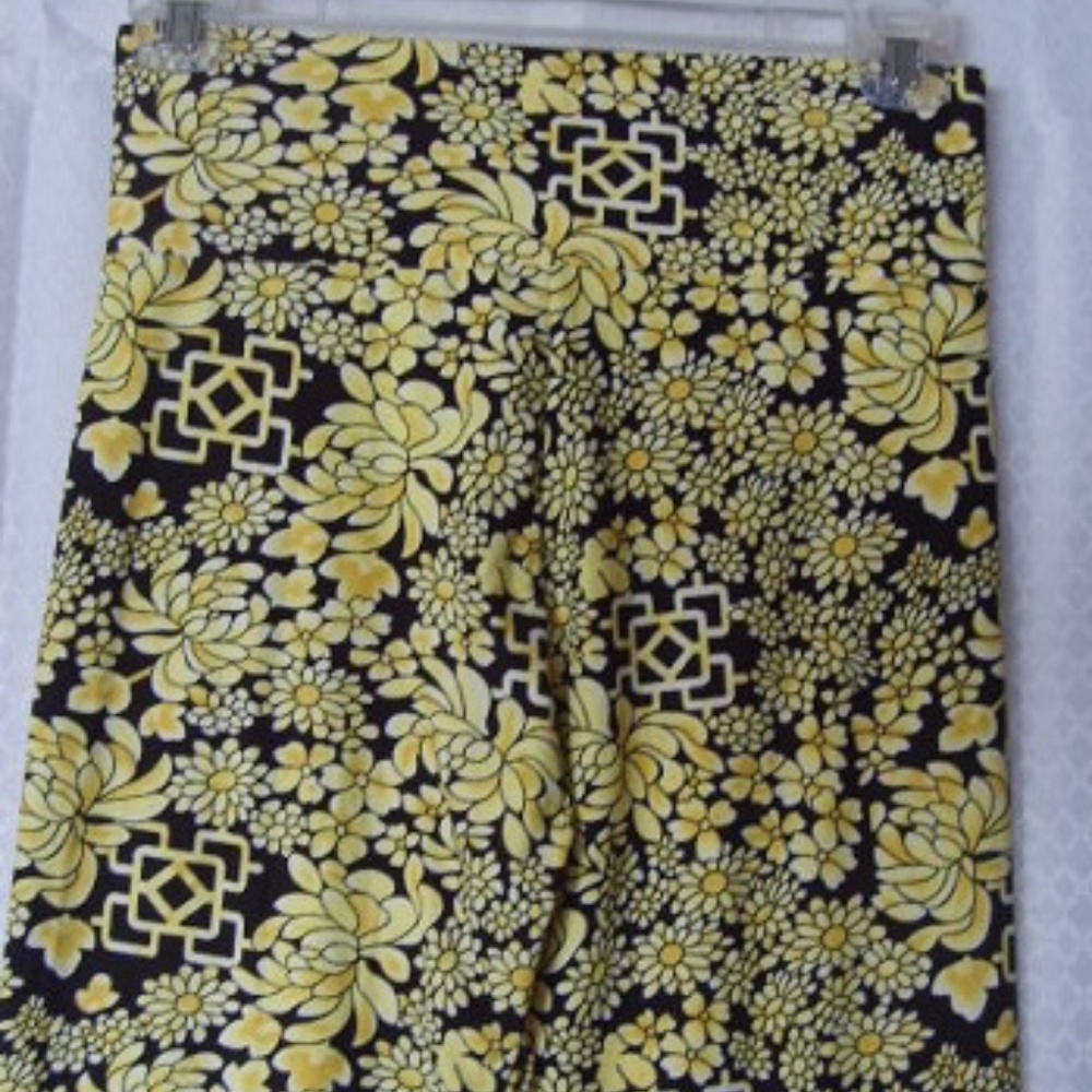 Cute Leggings Floral Back Zipper Springtime NWOT